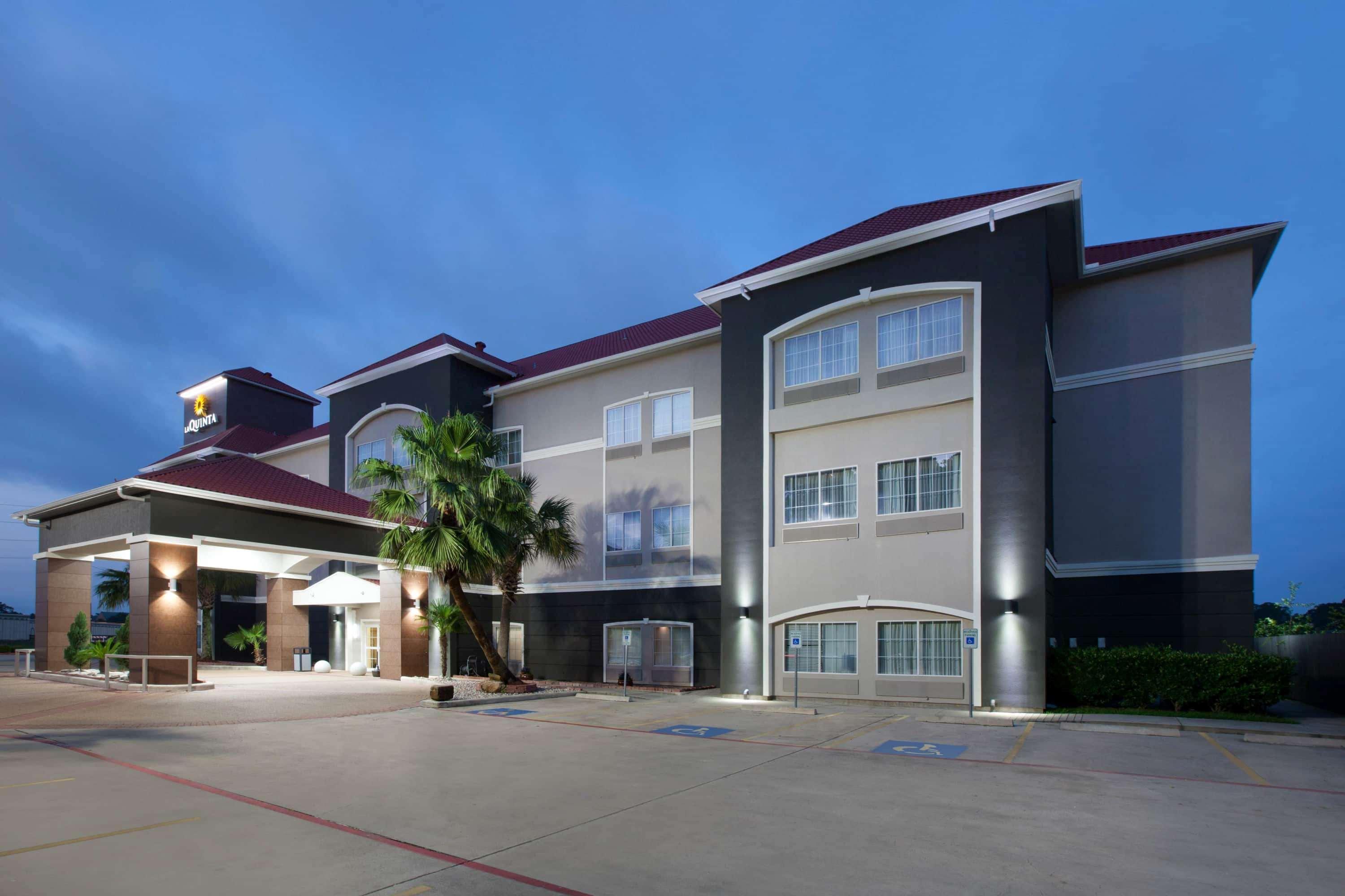 La Quinta By Wyndham Houston New Caney Exterior photo
