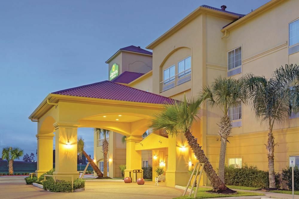 La Quinta By Wyndham Houston New Caney Exterior photo